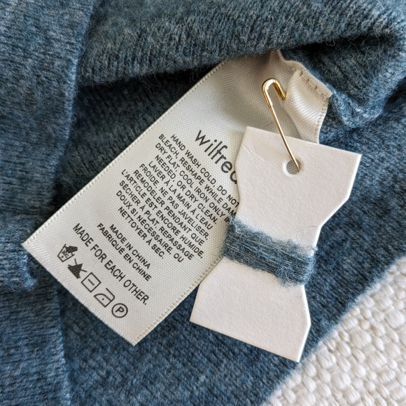 Aritzia Wilfred Long Sleeve - Picture 4 of 7